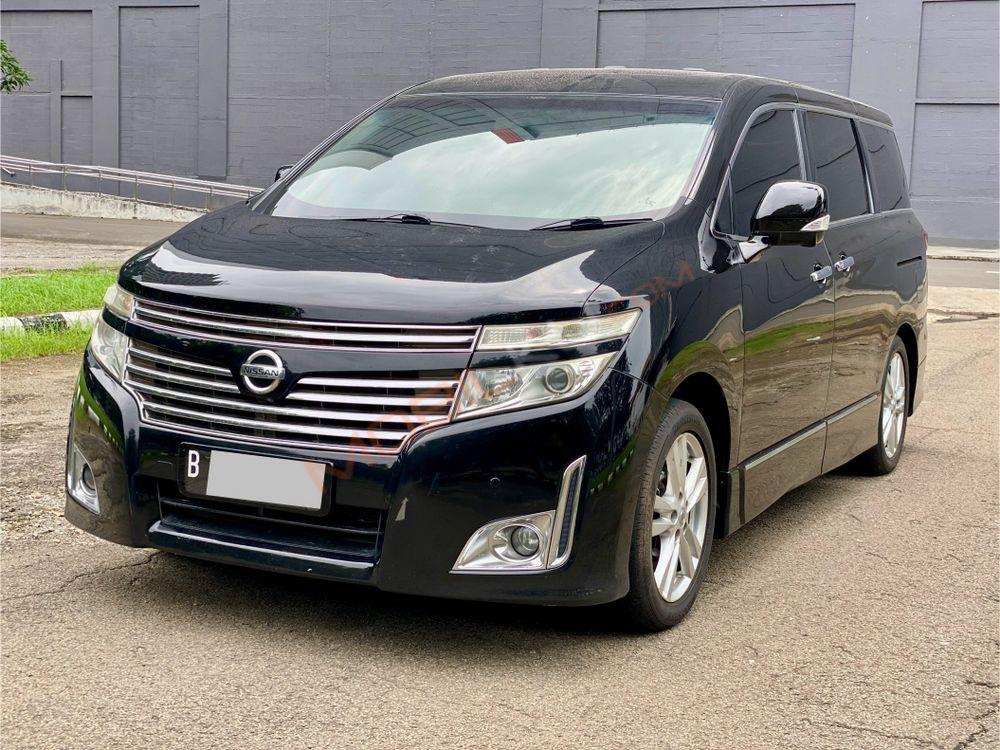 Mobil Nissan Elgrand 2011
