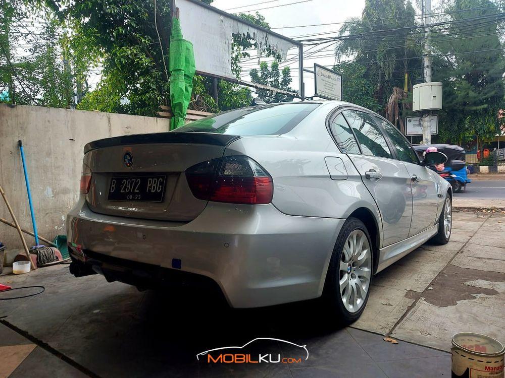 Mobil BMW 5 Series 2008
