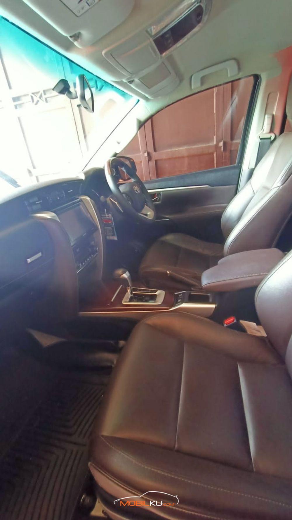 Mobil Toyota Fortuner 2016