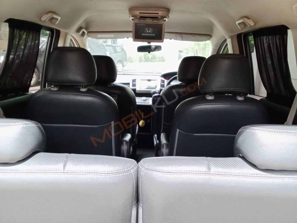 Mobil Honda Freed 2010