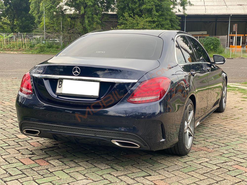 Mobil Mercedes-Benz C-Class 2016