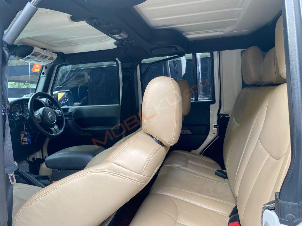 Mobil Jeep Wrangler 2014