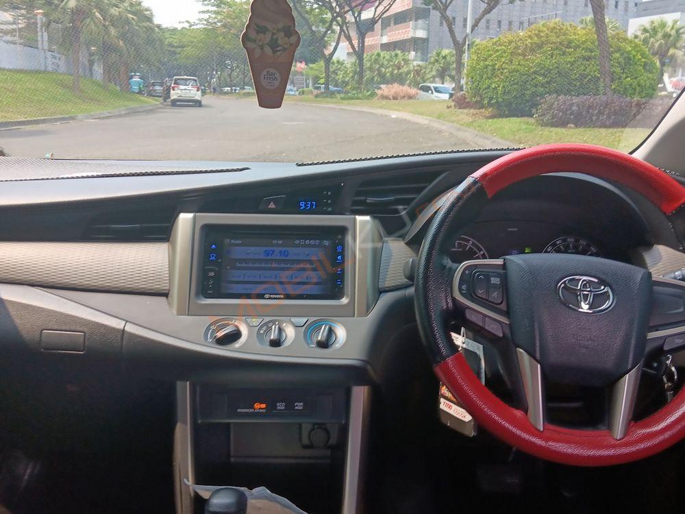 Mobil Toyota Kijang Innova 2017