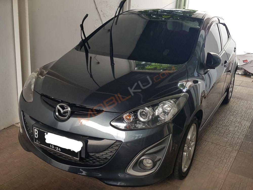 Mobil Mazda 2 Hatchback 2013