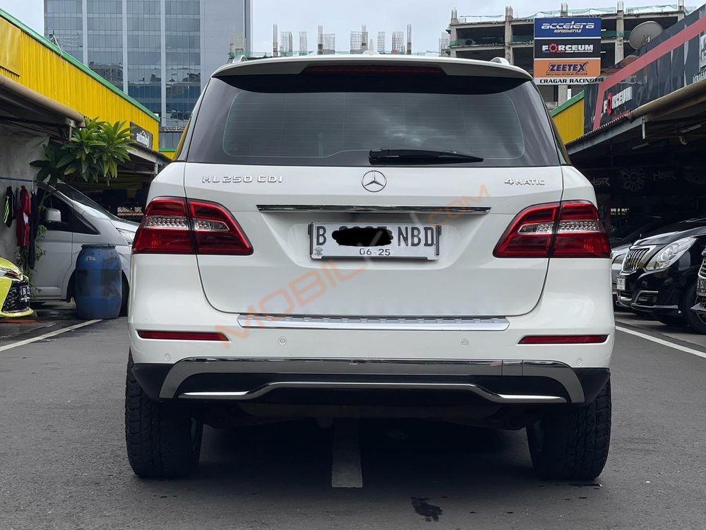 Mobil Mercedes-Benz ML 2013