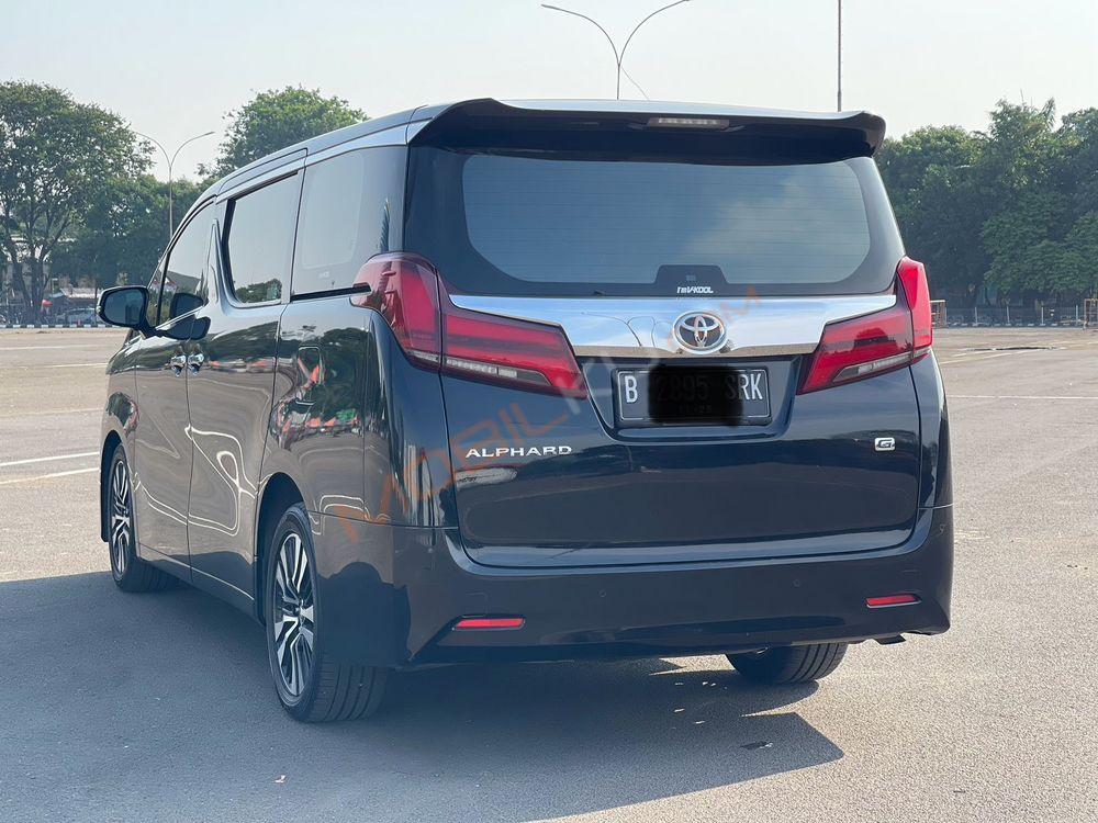 Mobil Toyota Alphard 2020