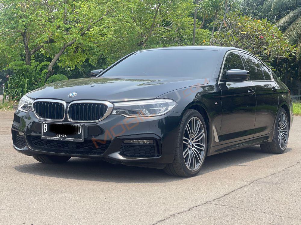 Mobil BMW 5 Series 2020