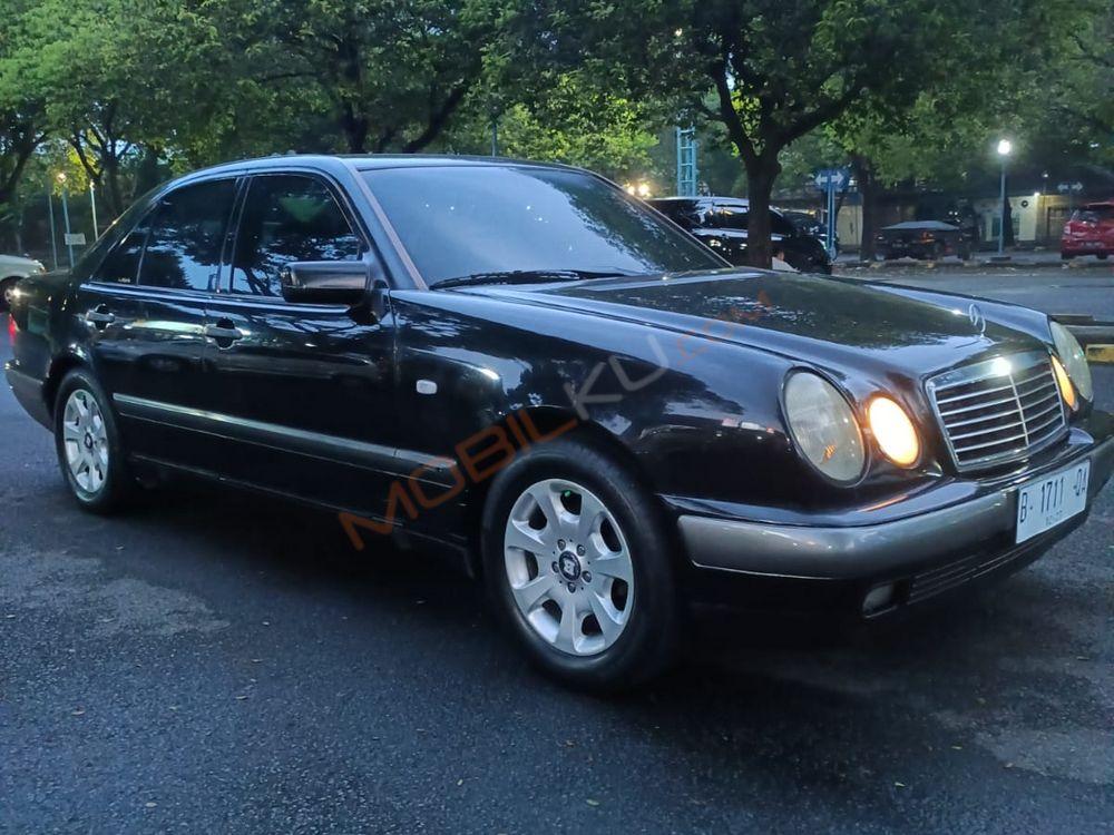Mobil Mercedes-Benz E-Class 1997