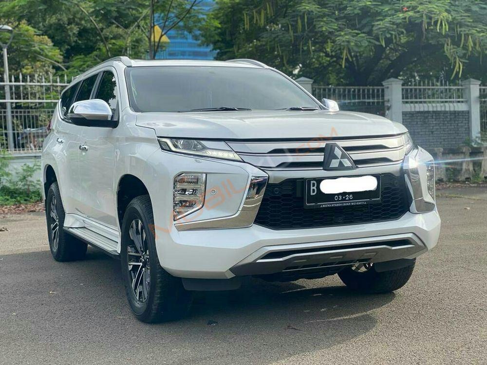 Mobil Mitsubishi Pajero 2021