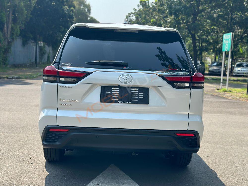 Mobil Toyota Kijang Innova 2023