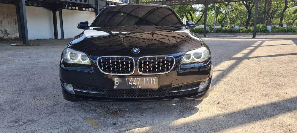 Mobil BMW 5 Series 2012