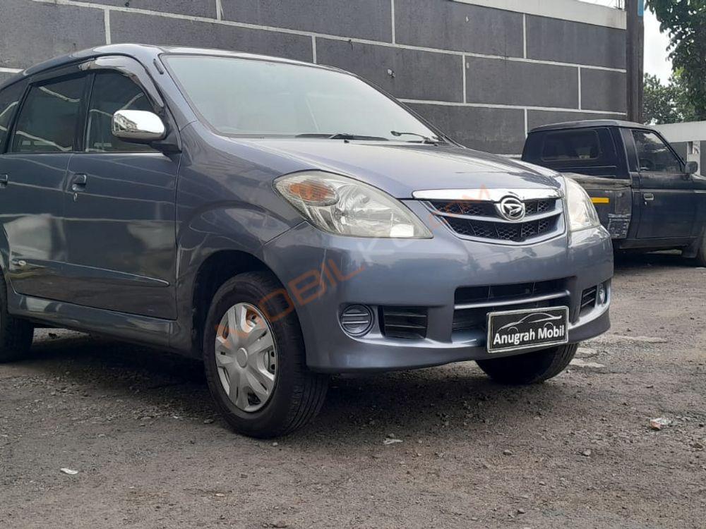 Mobil Daihatsu Xenia 2010