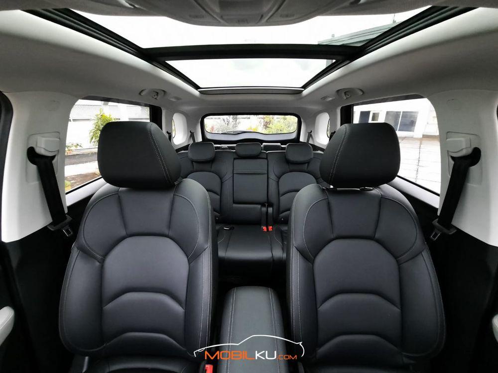 Mobil Wuling Almaz 2019