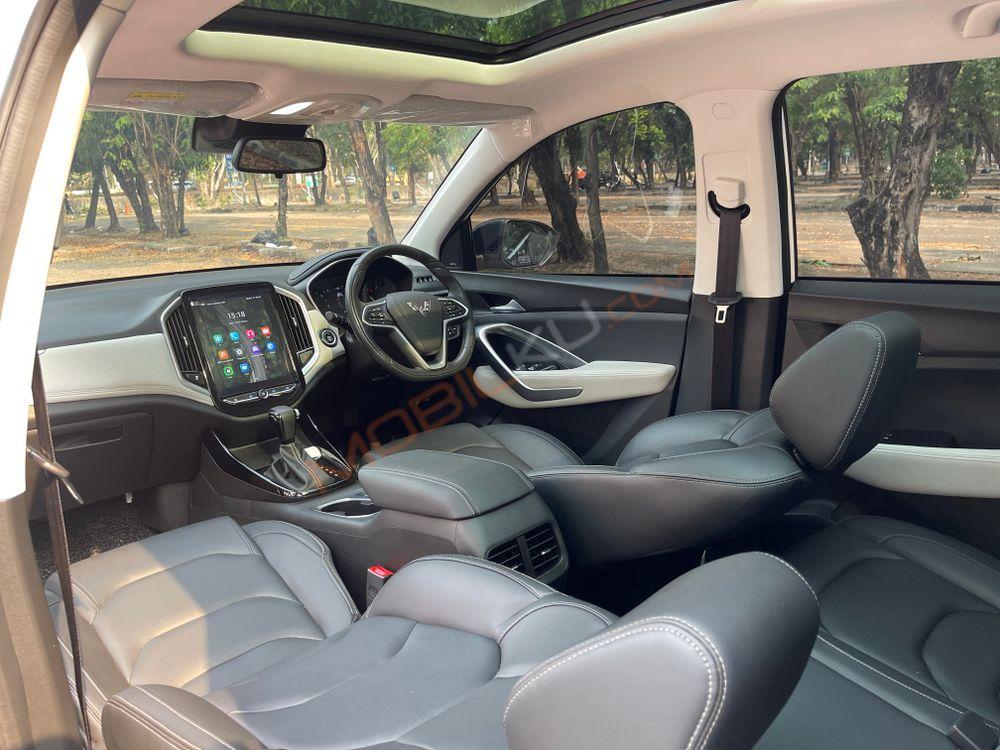 Mobil Wuling Almaz 2022