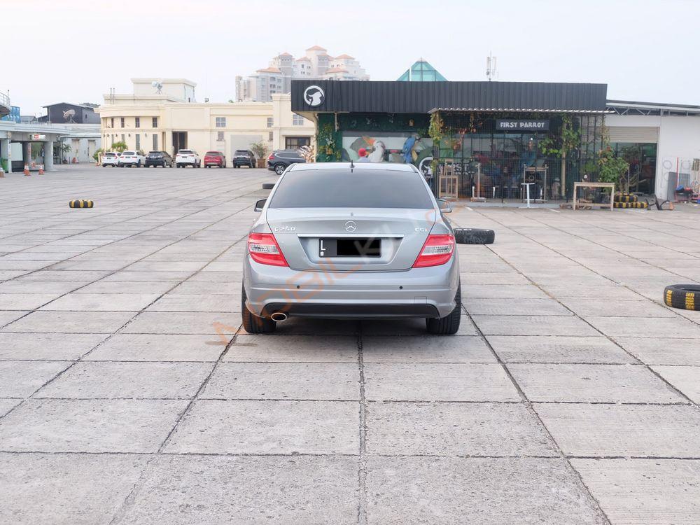 Mobil Mercedes-Benz C-Class 2011