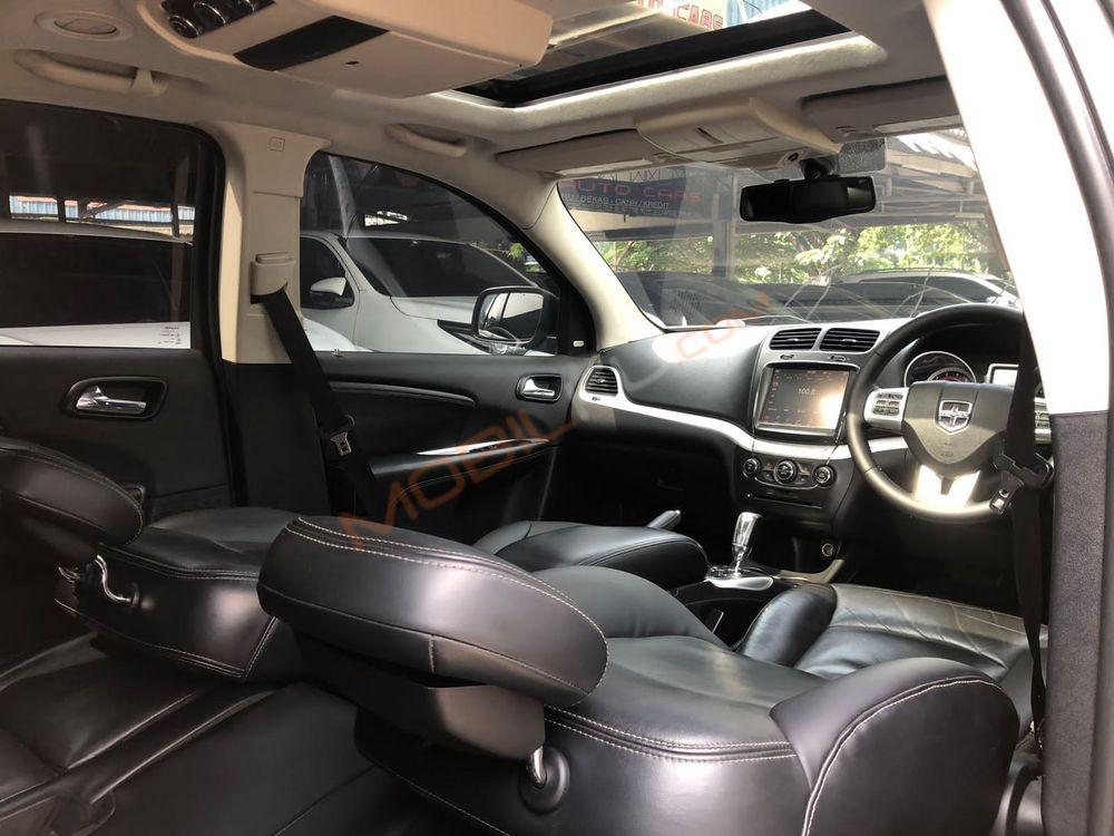 Mobil Dodge Journey 2013