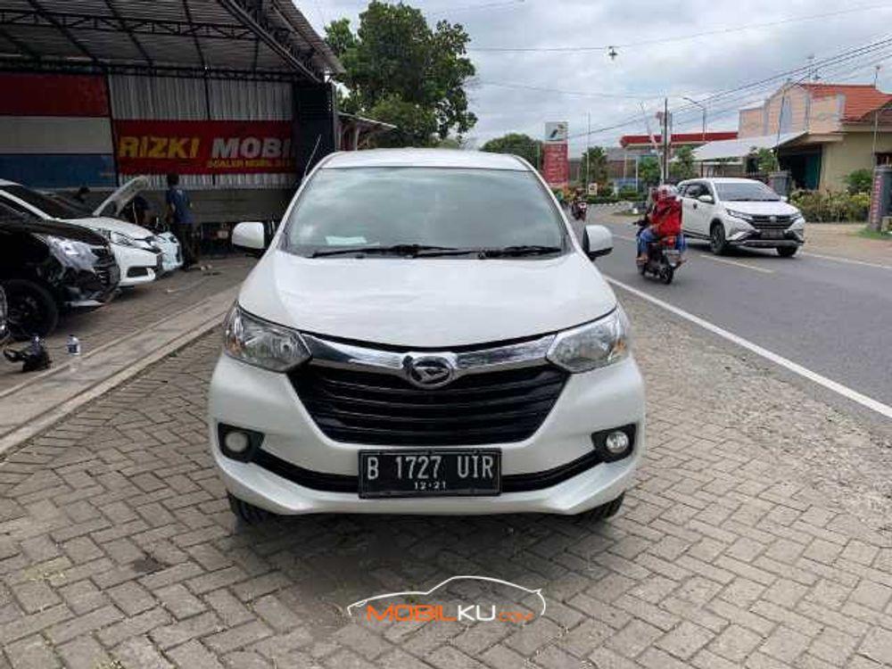 Mobil Daihatsu Xenia 2016