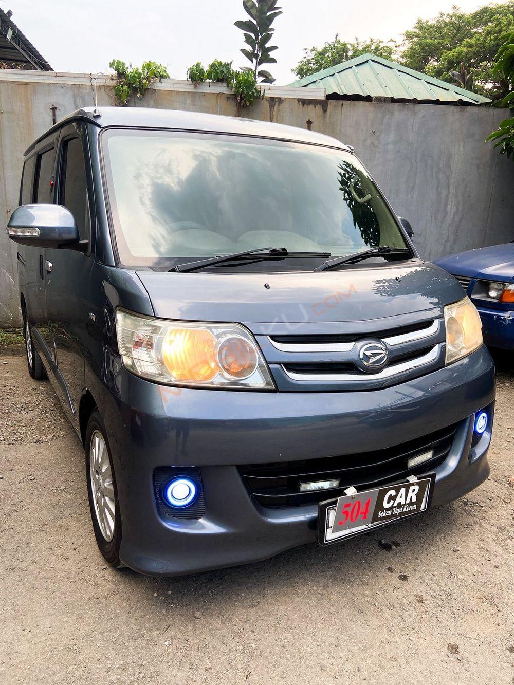 Mobil Daihatsu Luxio 2012