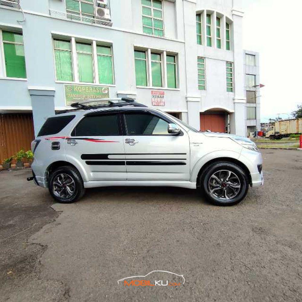 Mobil Toyota Rush 2016