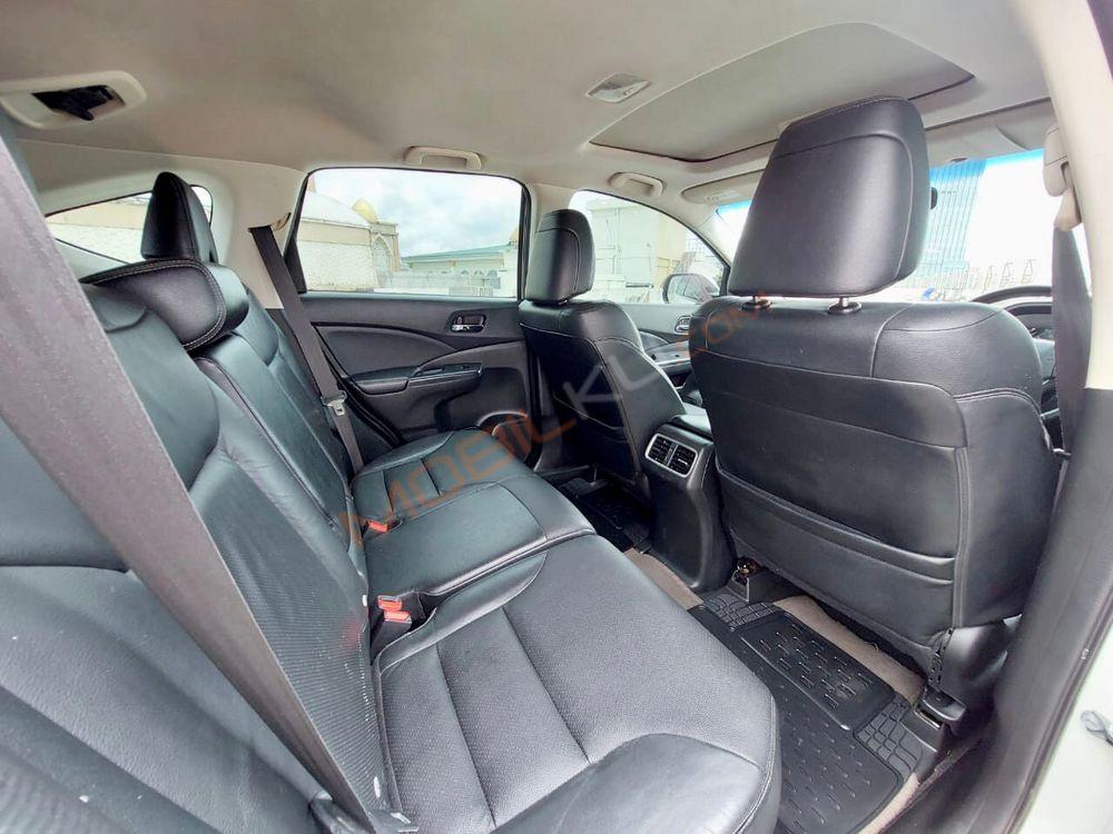 Mobil Honda CR-V 2015