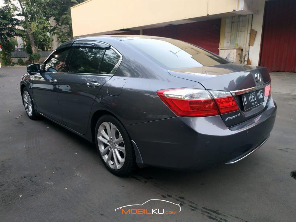 Mobil Honda Accord 2014