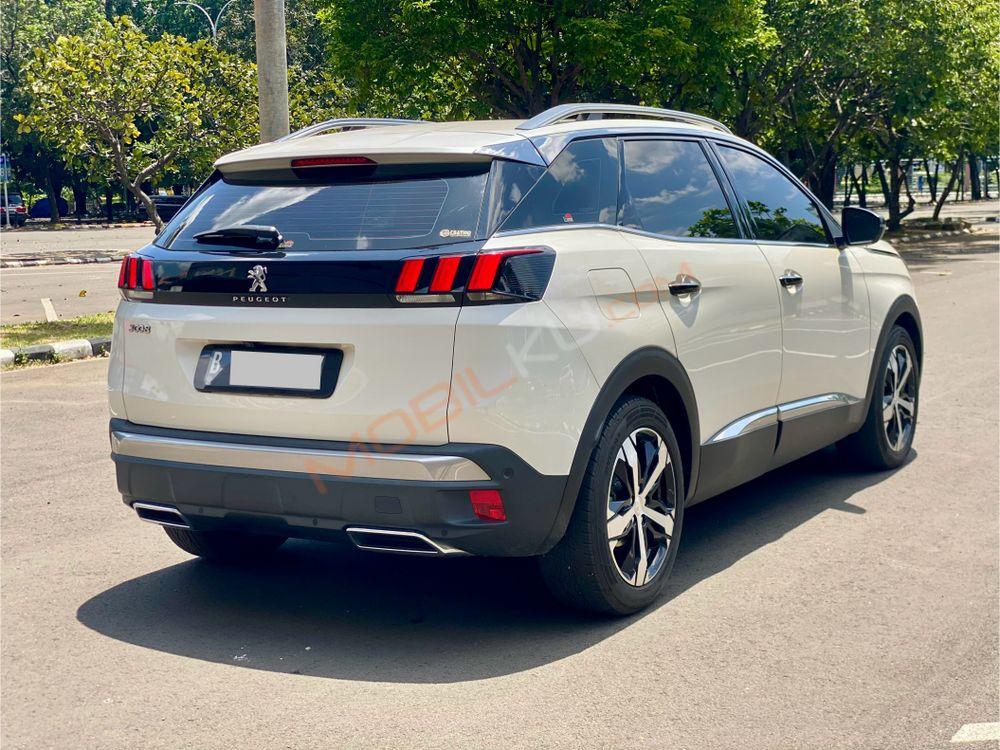 Mobil Peugeot 3008 2020