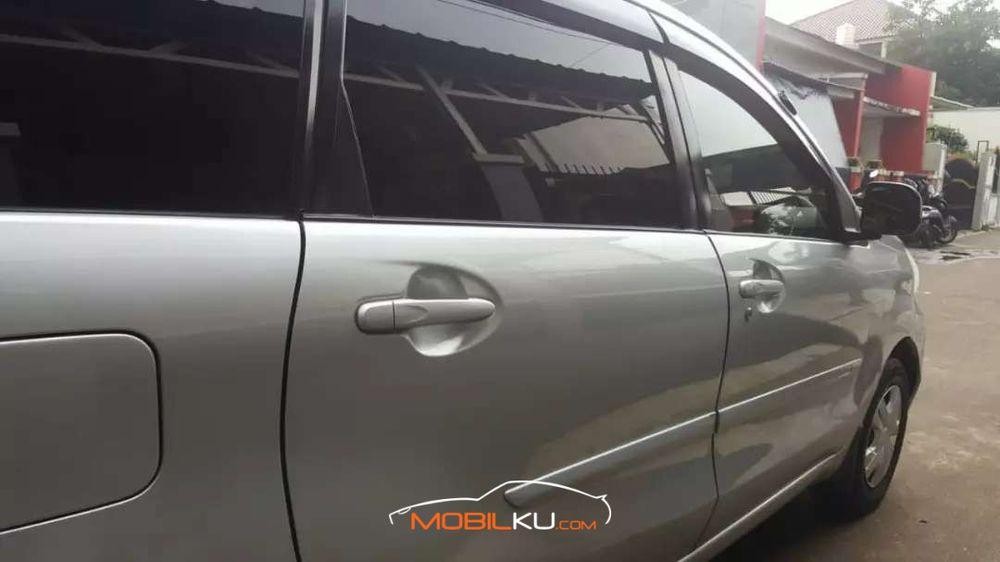 Mobil Daihatsu Xenia 2016