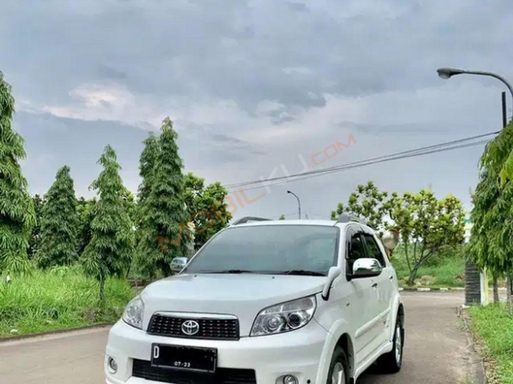 Mobil Toyota Rush 2013