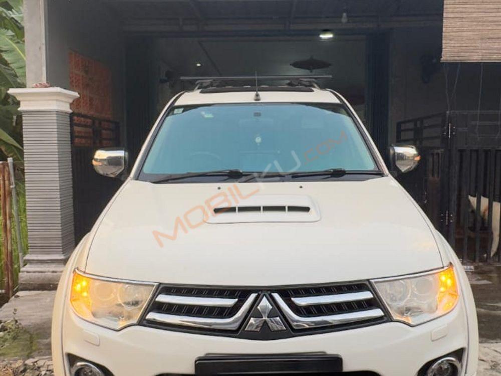 Mobil Mitsubishi Pajero Sport 2015