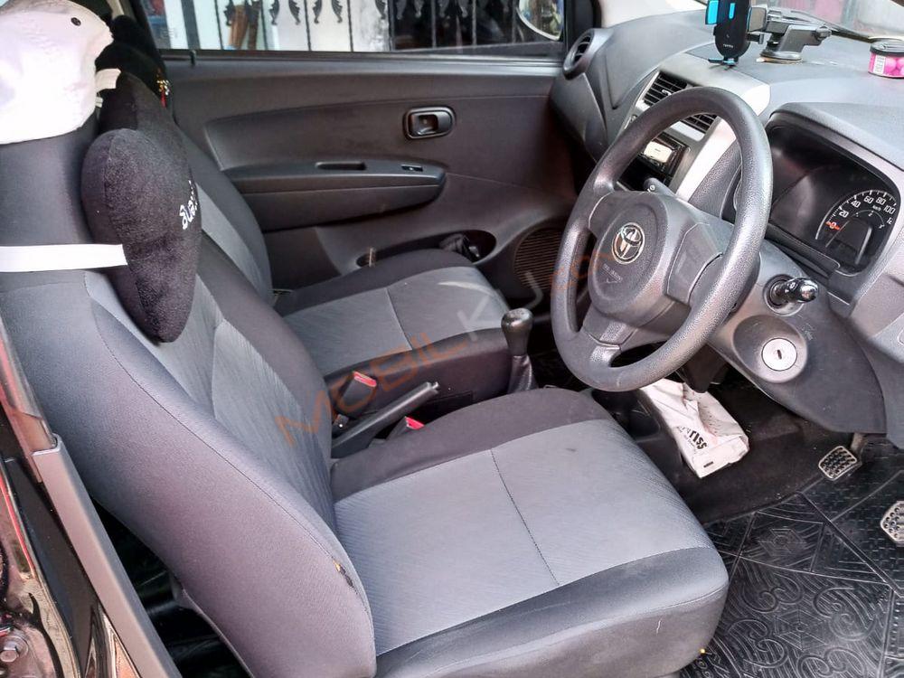 Mobil Toyota Agya 2014