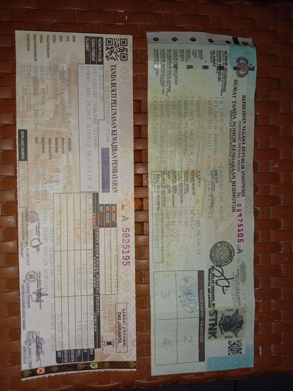 Mobil Honda Odyssey 2012