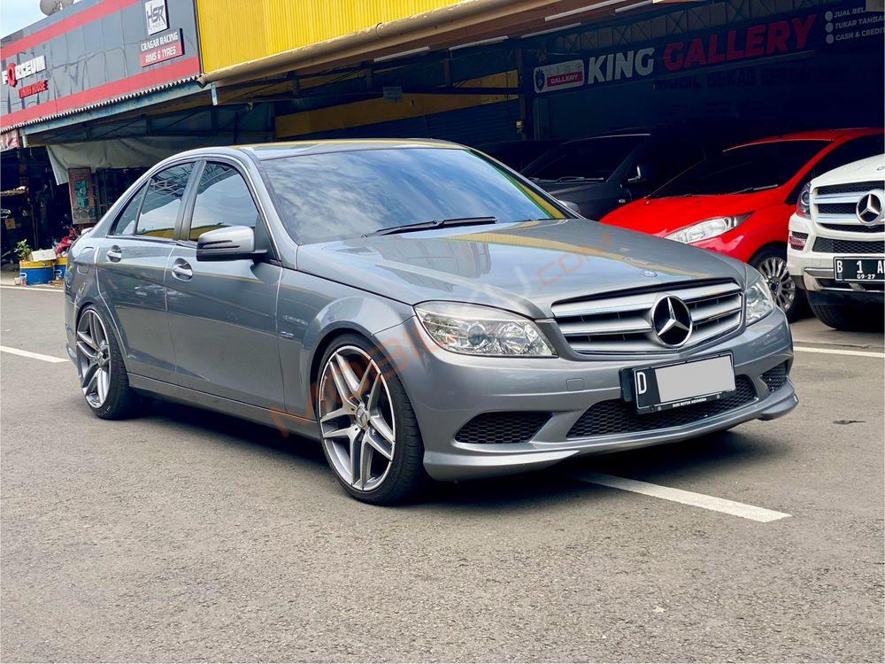 Mobil Mercedes-Benz C-Class 2011