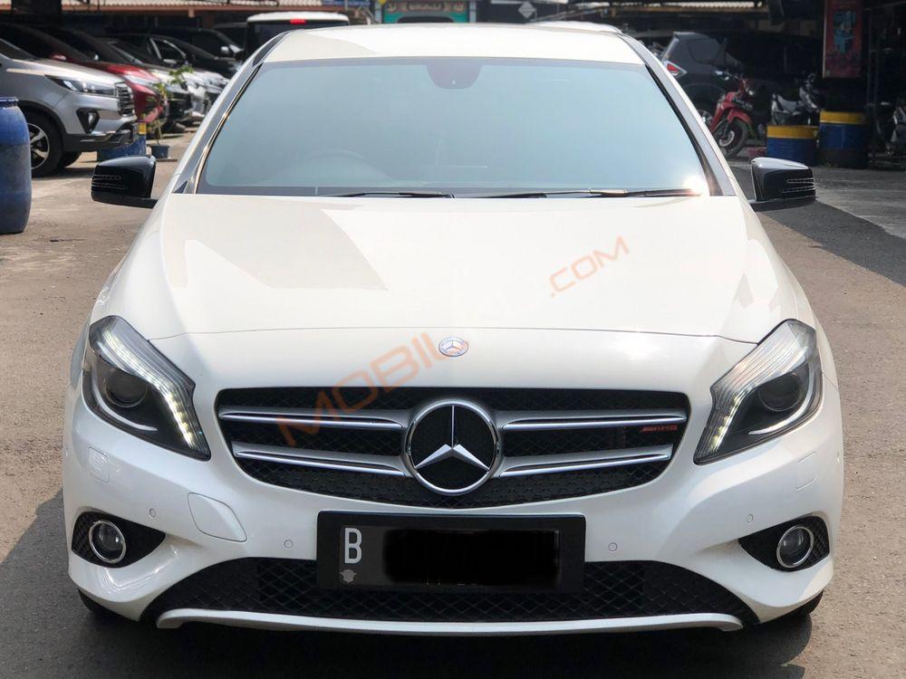 Mobil Mercedes-Benz A-Class 2013
