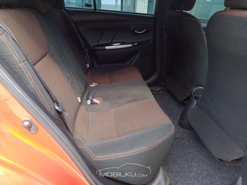 Mobil Toyota Yaris 2016
