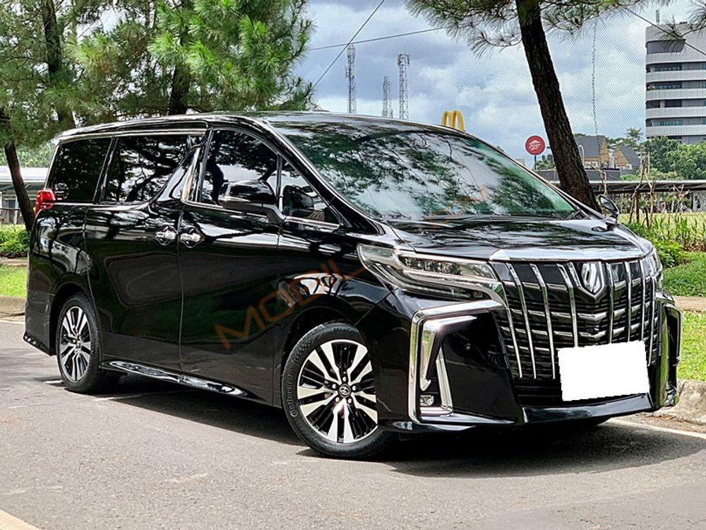 Mobil Toyota Alphard 2015