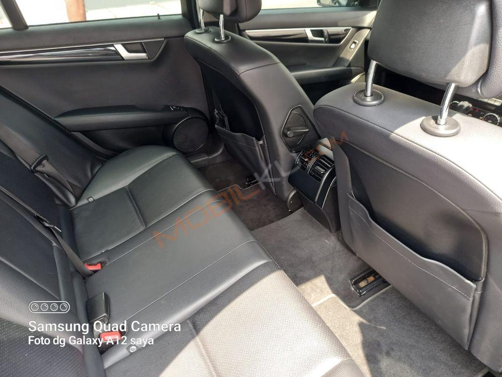 Mobil Mercedes-Benz C-Class 2012