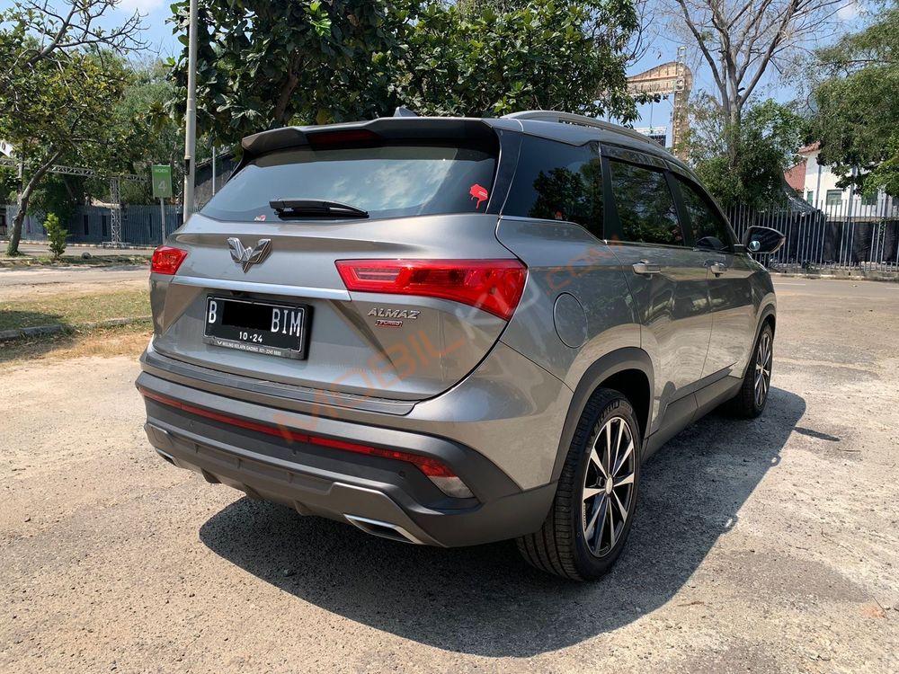 Mobil Wuling Almaz 2019