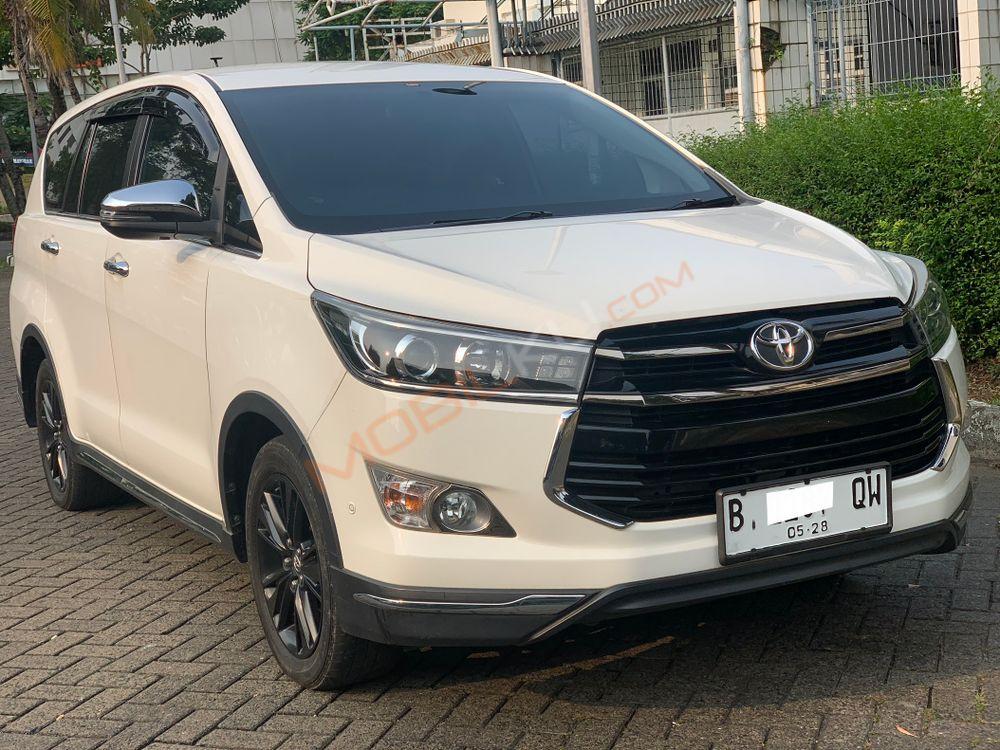 Mobil Toyota Kijang Innova 2018