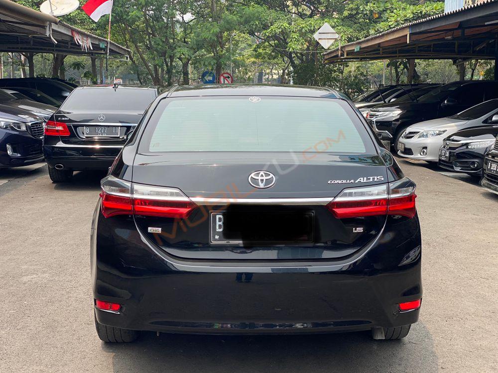 Mobil Toyota Corolla 2018