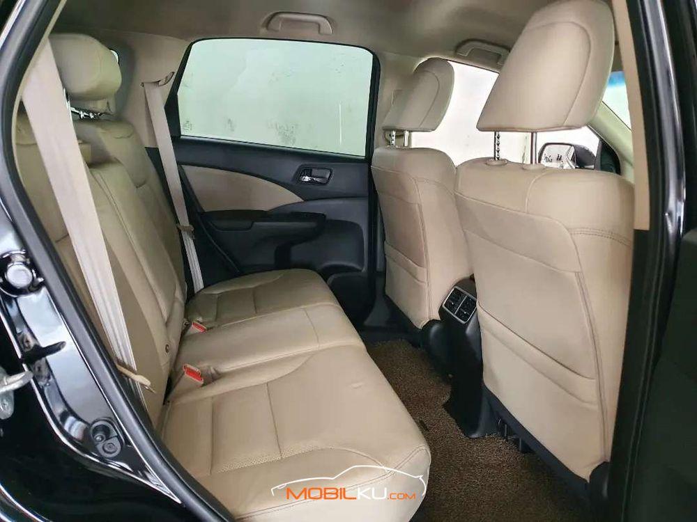 Mobil Honda CR-V 2016