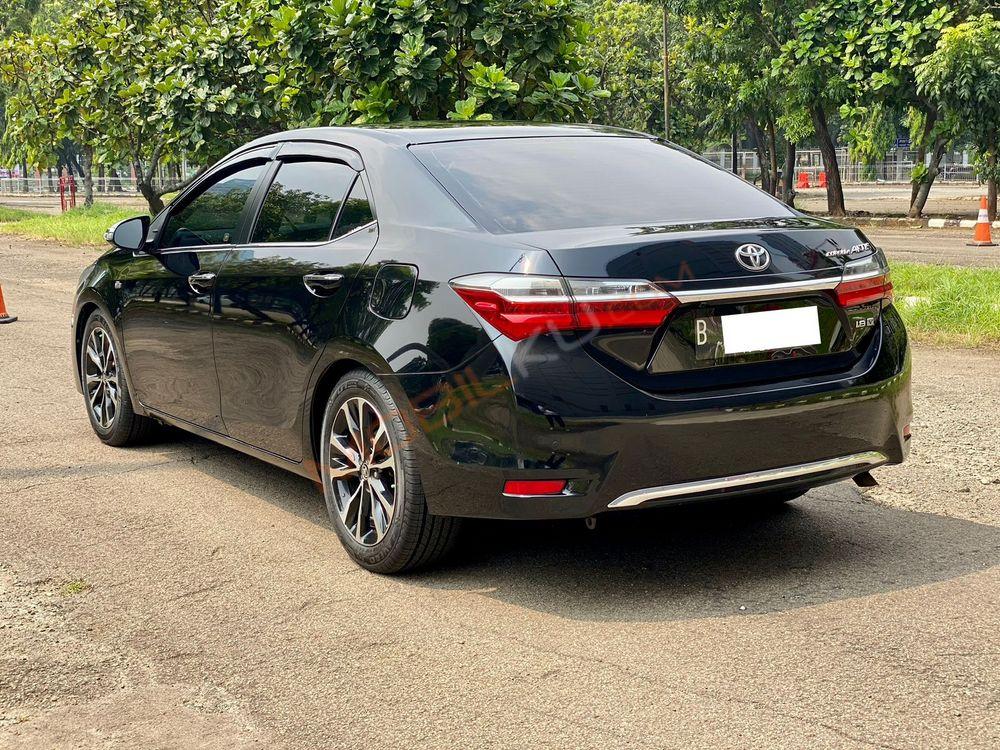 Mobil Toyota Corolla 2018