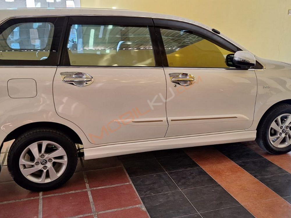 Mobil Toyota Avanza 2017