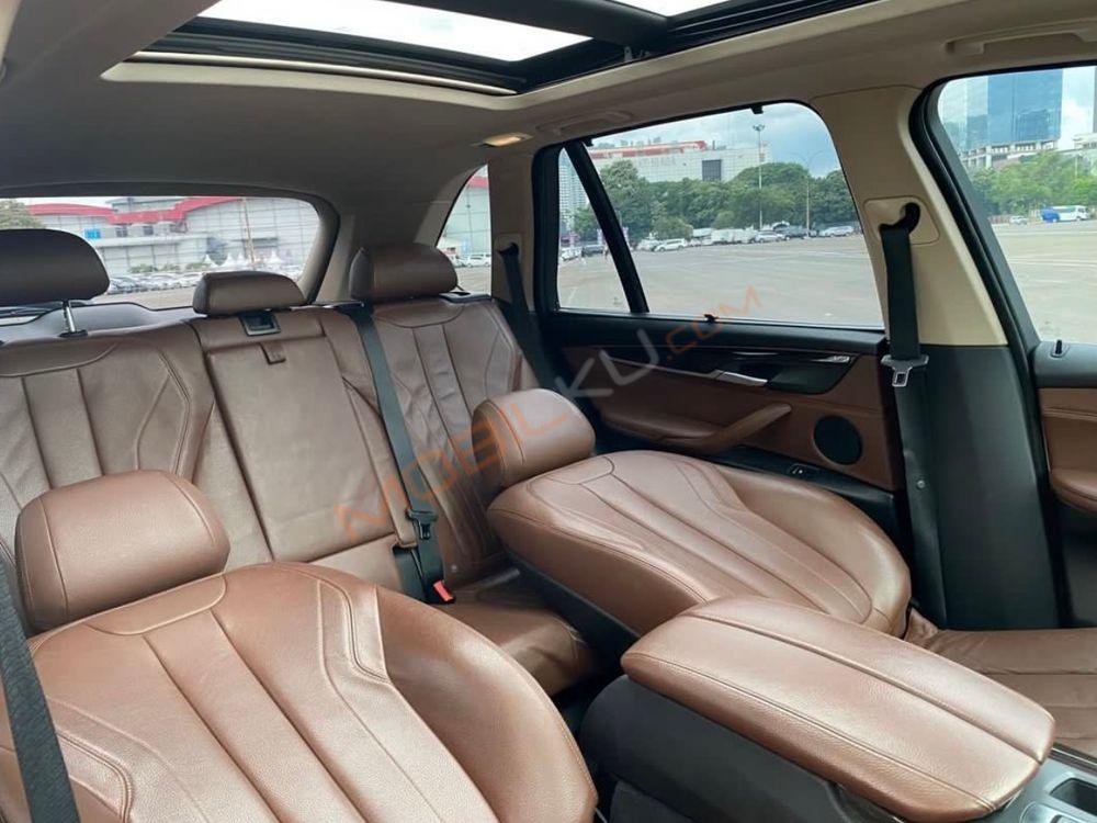 Mobil BMW X5 2016