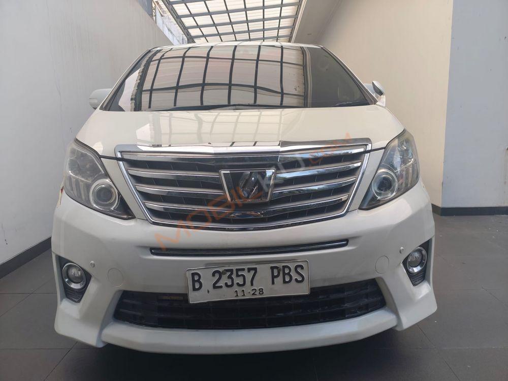 Mobil Toyota Alphard 2012
