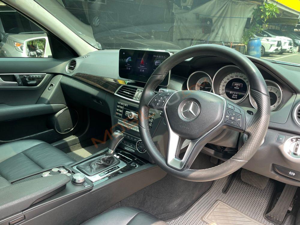 Mobil Mercedes-Benz C-Class 2013