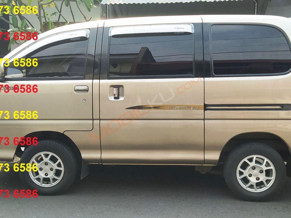 Mobil Daihatsu Zebra 2007