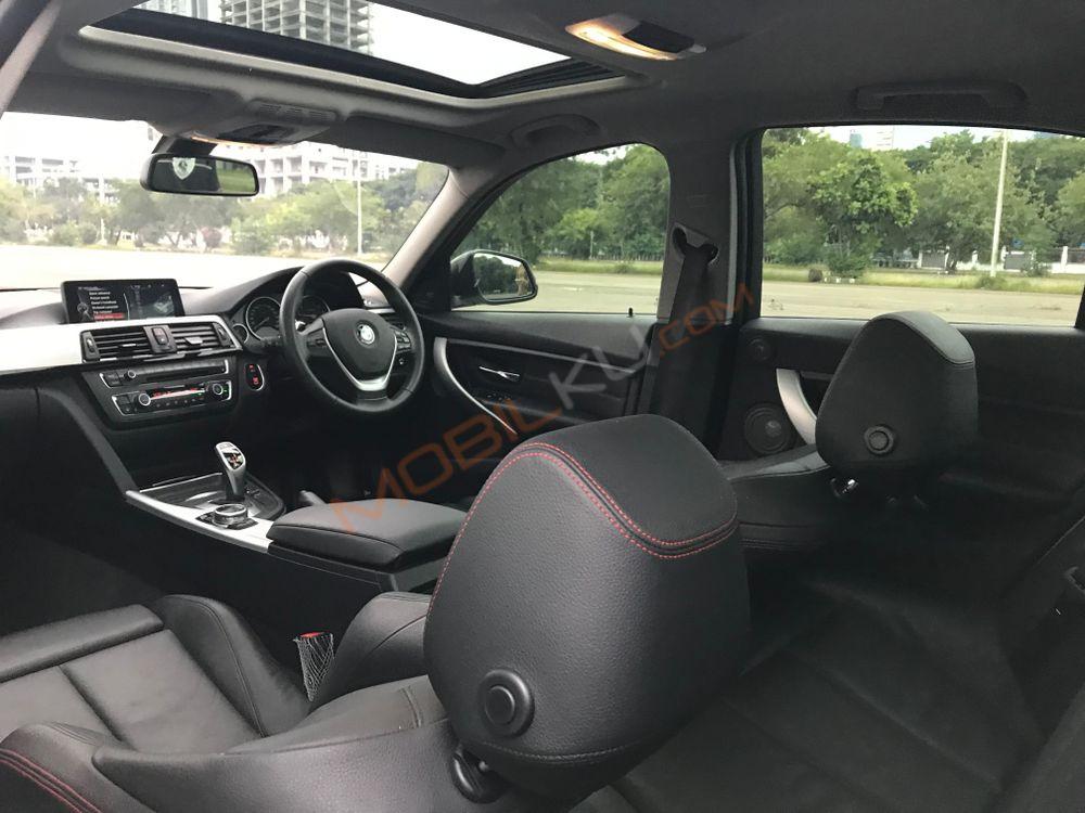 Mobil BMW 3 Series 2014