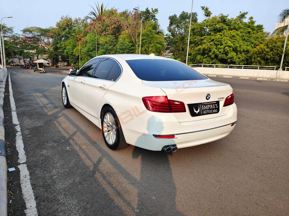 Mobil BMW 5 Series 2015