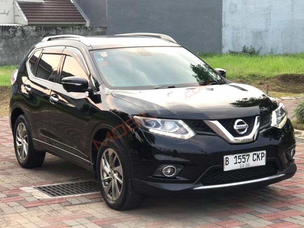 Mobil Nissan X-Trail 2015