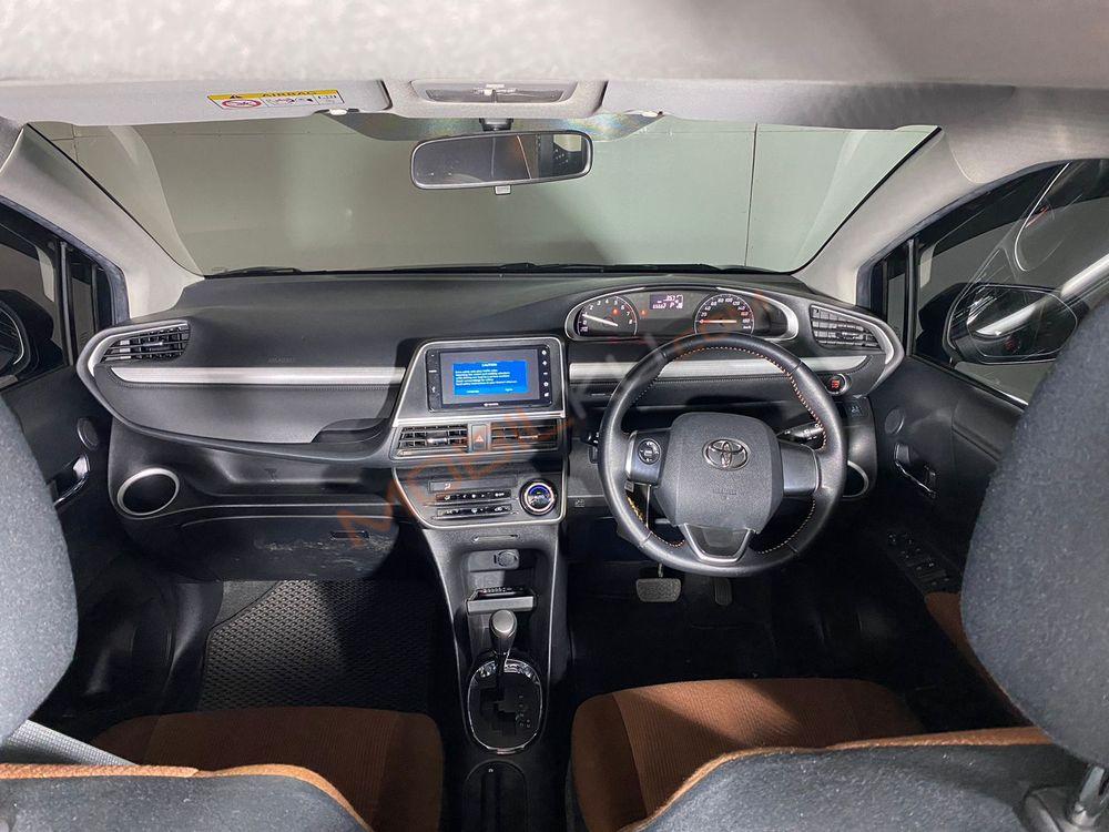 Mobil Toyota Sienta 2017
